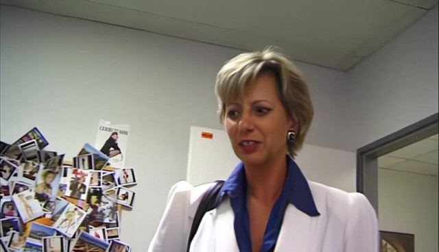 boss secretly sucking dick of her employee