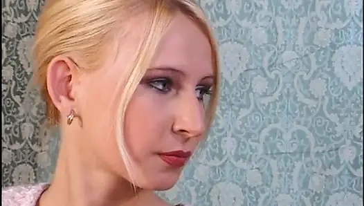 Sarışın bir sürtük için epik anal penetrasyon