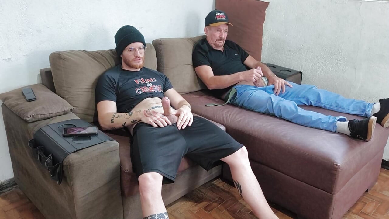 Urach i Carmona se samozadovoljavaju