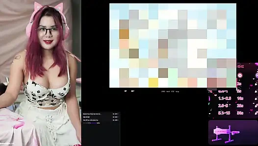 BEN YAYıNDA GÖT OYUNU OYNARKEN HAYRANLARıM ŞAPLAK ATıYOR VE GÖTÜMÜ SIKIYOR