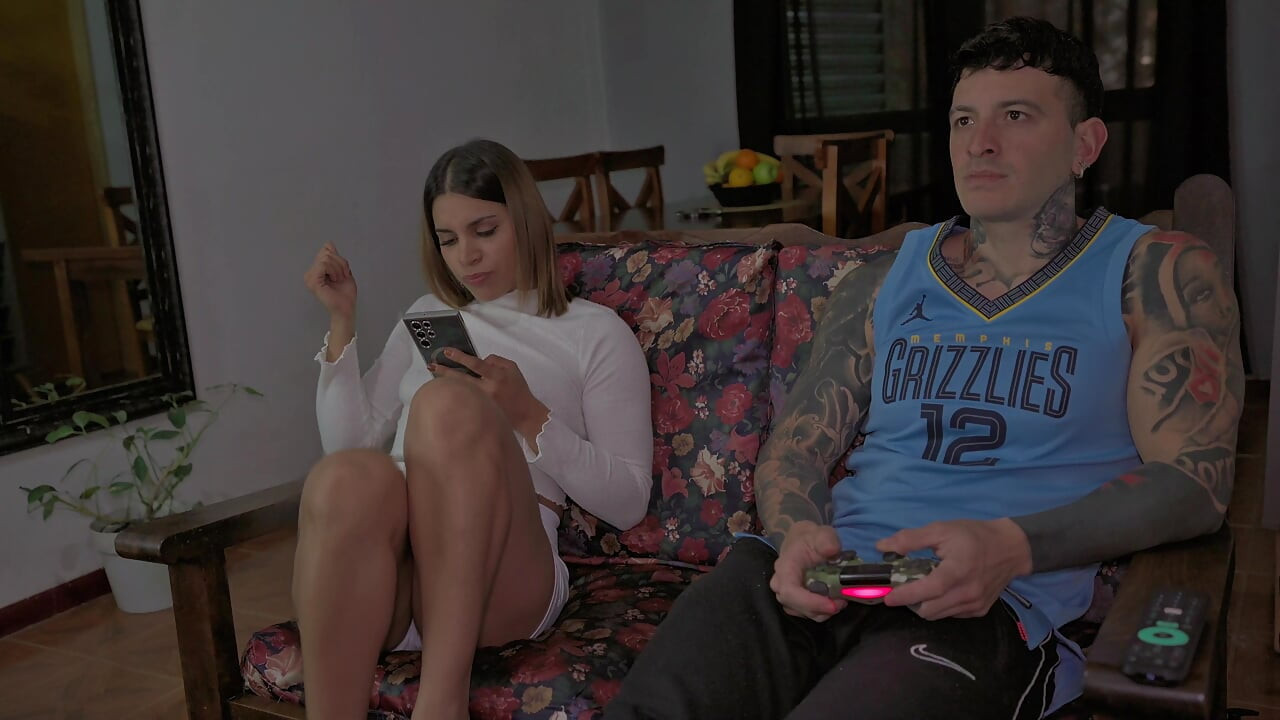 My Stepsister Grabs My Dick While I Was Playing on the Play(anal Creampie)