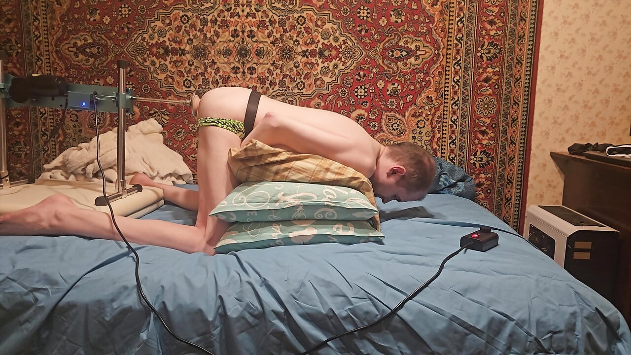 Sasha Earth ass fucking machine solo amateur homemade