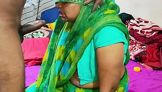 Desi heißes indisches bhabhi in Hindi Audio gefickt