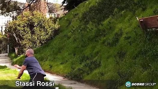 Stassi Rossi'ye sert düşüyor