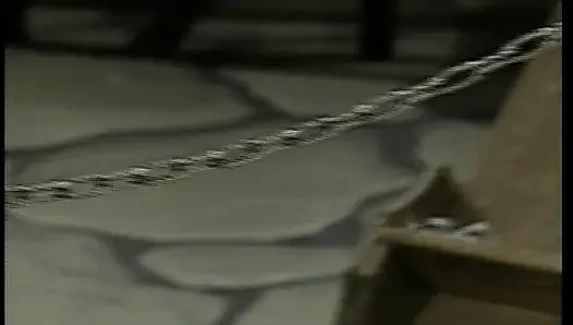 Kırbaçlanan Alman zenci bebek bağlı