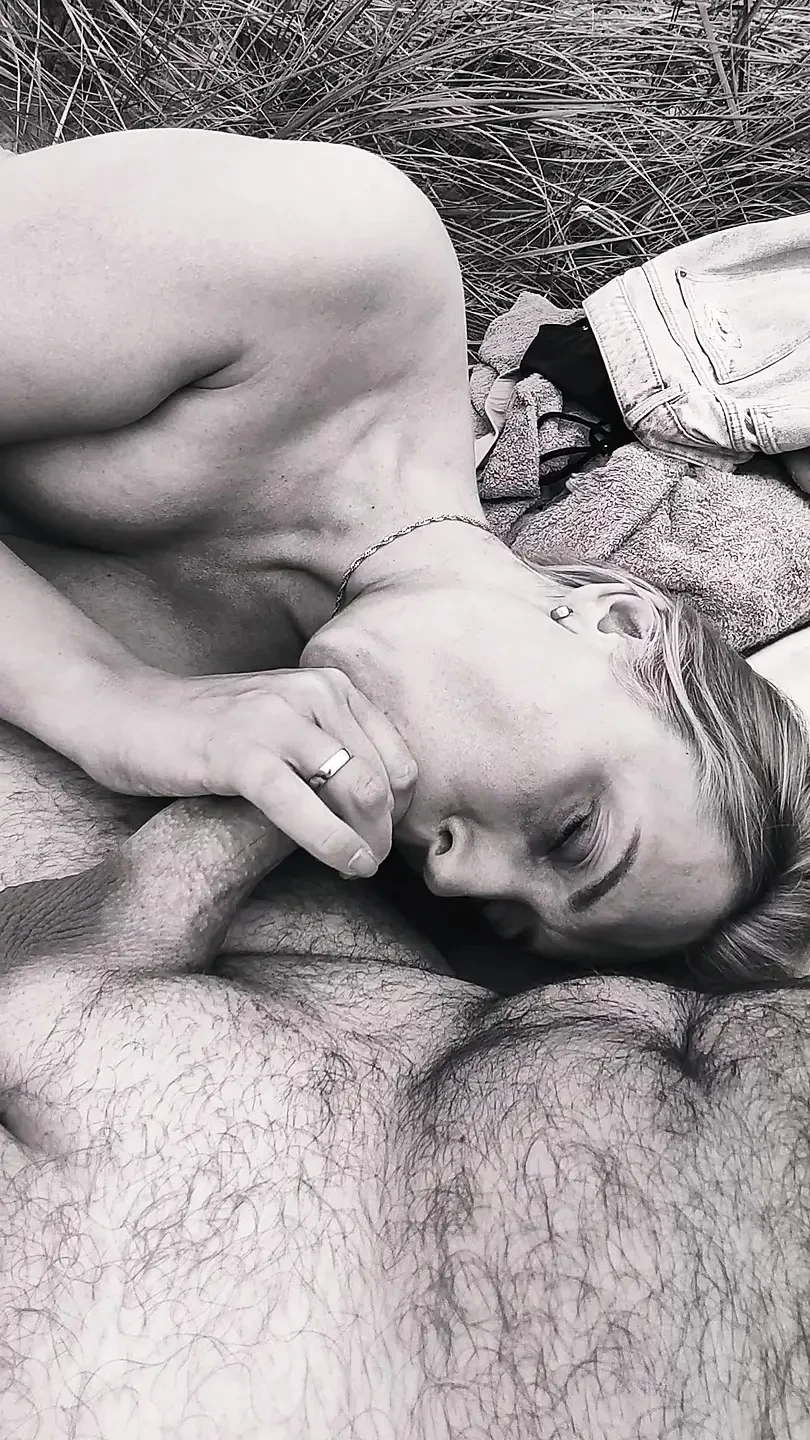 Amateur,oral,cumshot,cum in mouth