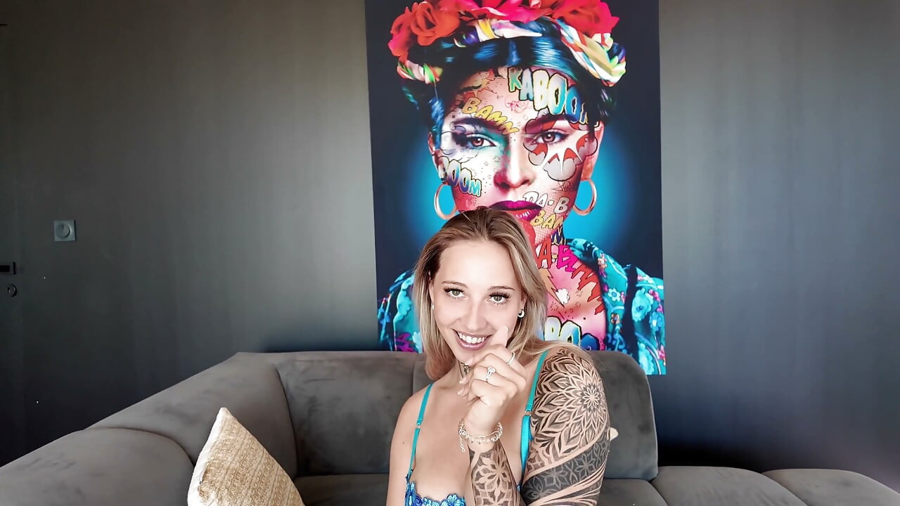 Hailey Queen: μια άτακτη ξανθιά που λατρεύει να την γαμάνε και στις δύο τρύπες ταυτόχρονα