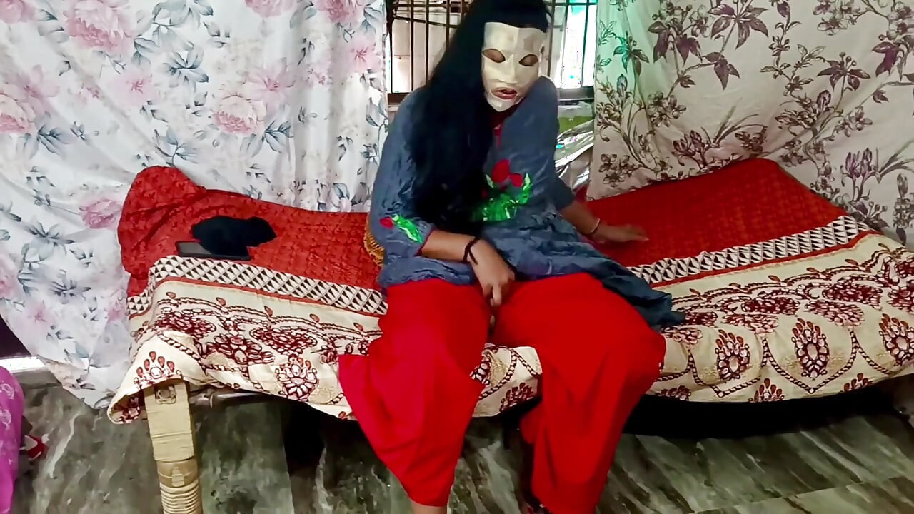 When Didi Was Alone in the Village, I Saw in the Room Didi Is Trying to Put Cucumber in Her Vagina Part 1