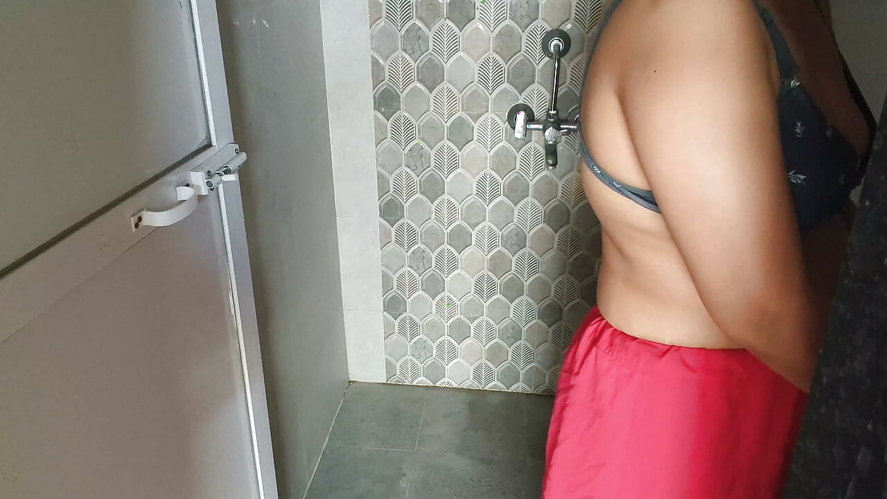 Chachi ki chudai.badi gand Wali sauteli chachi ko jawan bhatije ne tel lgakar Jamkar choda.