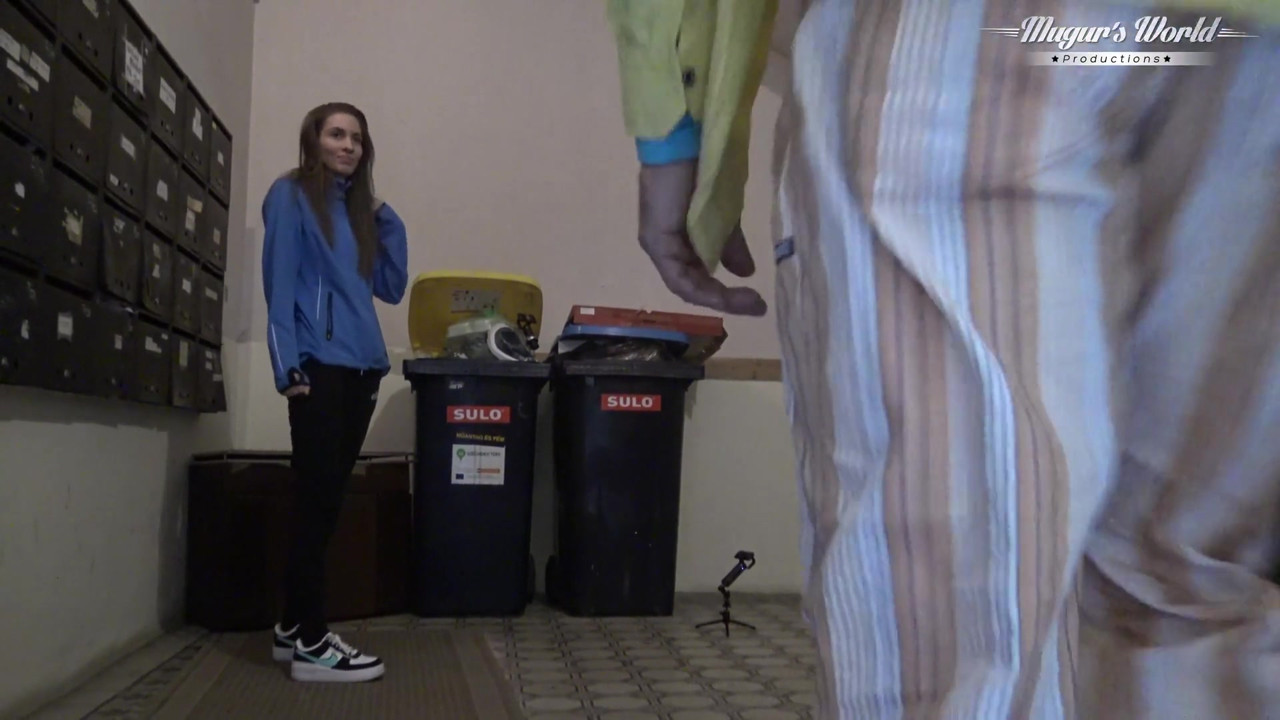 リリ・チャーメルがホームレスと関係を持った舞台裏