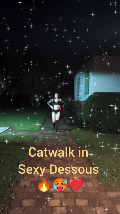 在性感的德萨斯走秀。