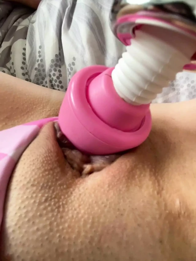 MY STEPSISTER MASTURBATE BEHIND MY BACK throbbing pussy !! I DIDNT KNOW WHATS GOING ON !! I COUGHT her