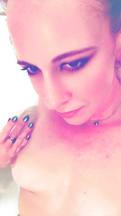 Shelby adora tomar banho