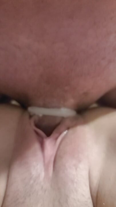 She gets a nice creampie after Cumming on his dick