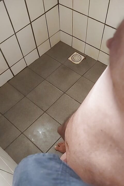 Naked Ladysilva in the Bathroom Showing off Her Tanned Ass and Madturbsando His Hot Cock