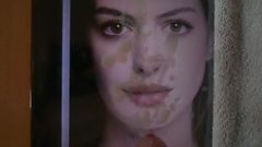 Gesichts-Tribute für Anne Hathaway