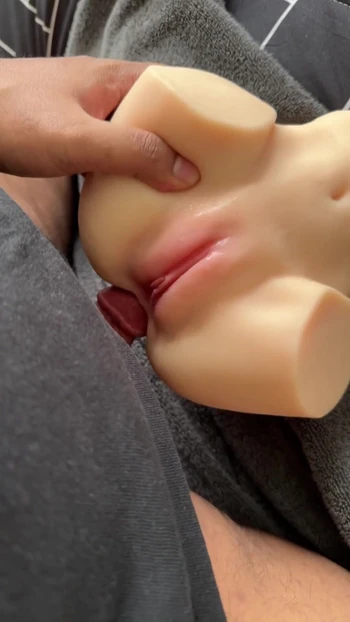 Spectacular moment from "5KG & 2.4KG realistic pussy"
