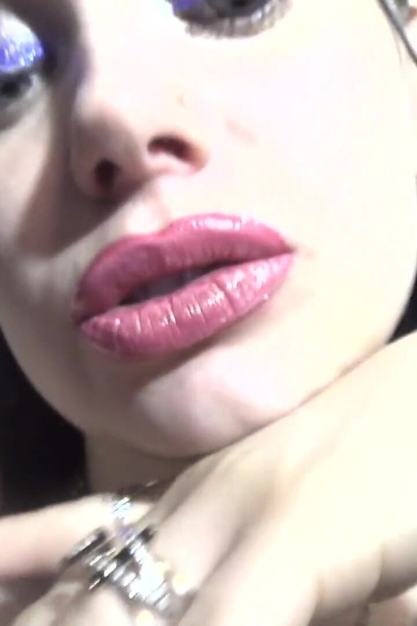 Pink-golden lip gloss fetish & worship