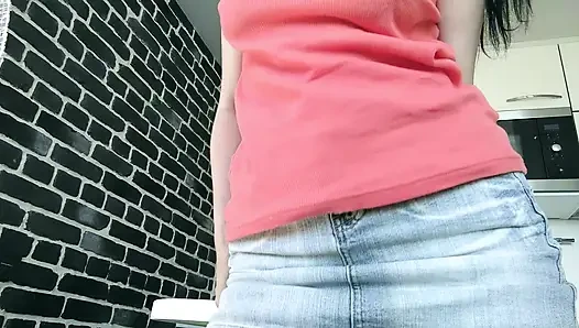 Tembakan air mani dari vibrator dengan muncrat pantyhose