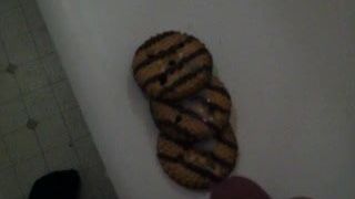 Cumming on cookies