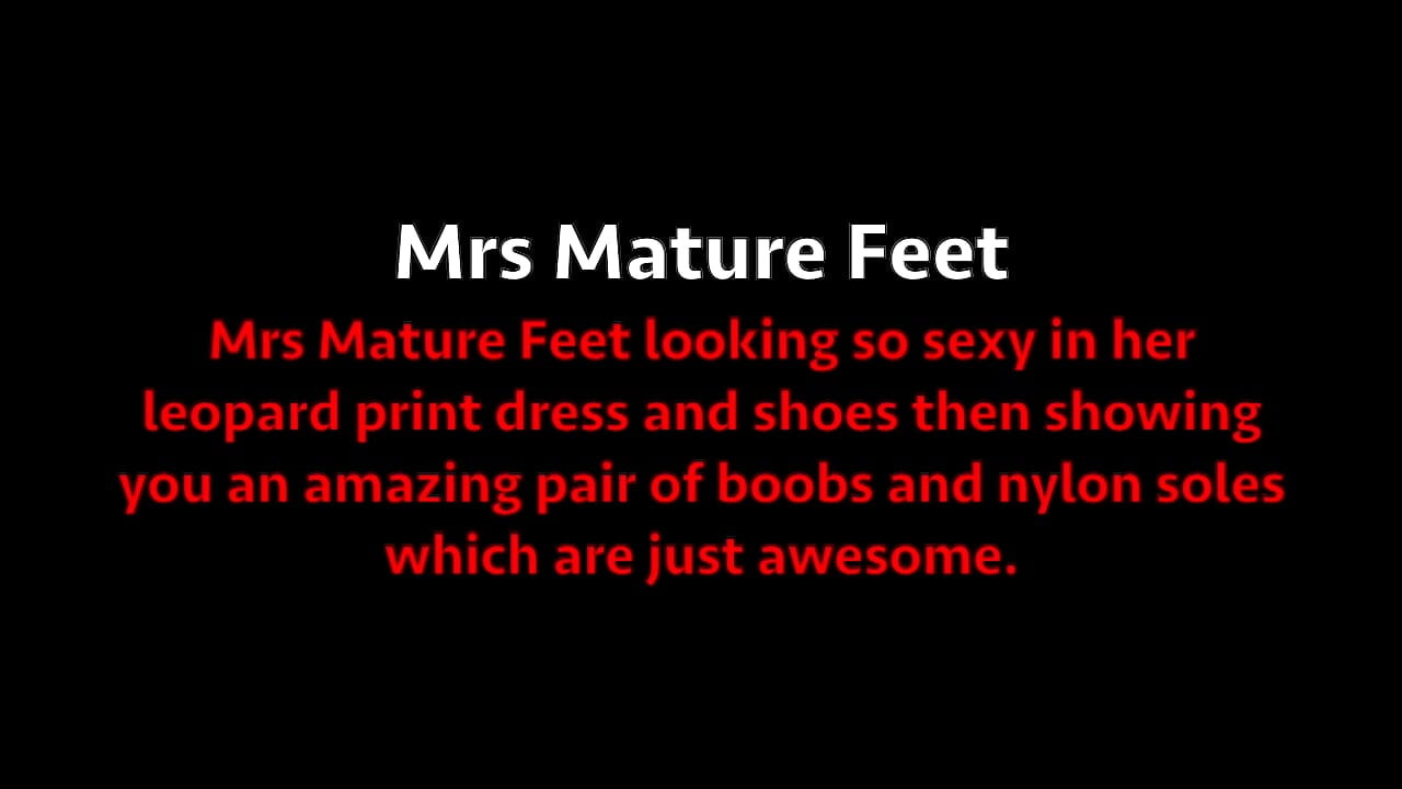 Mrs Mature Feet undressing for you all 394