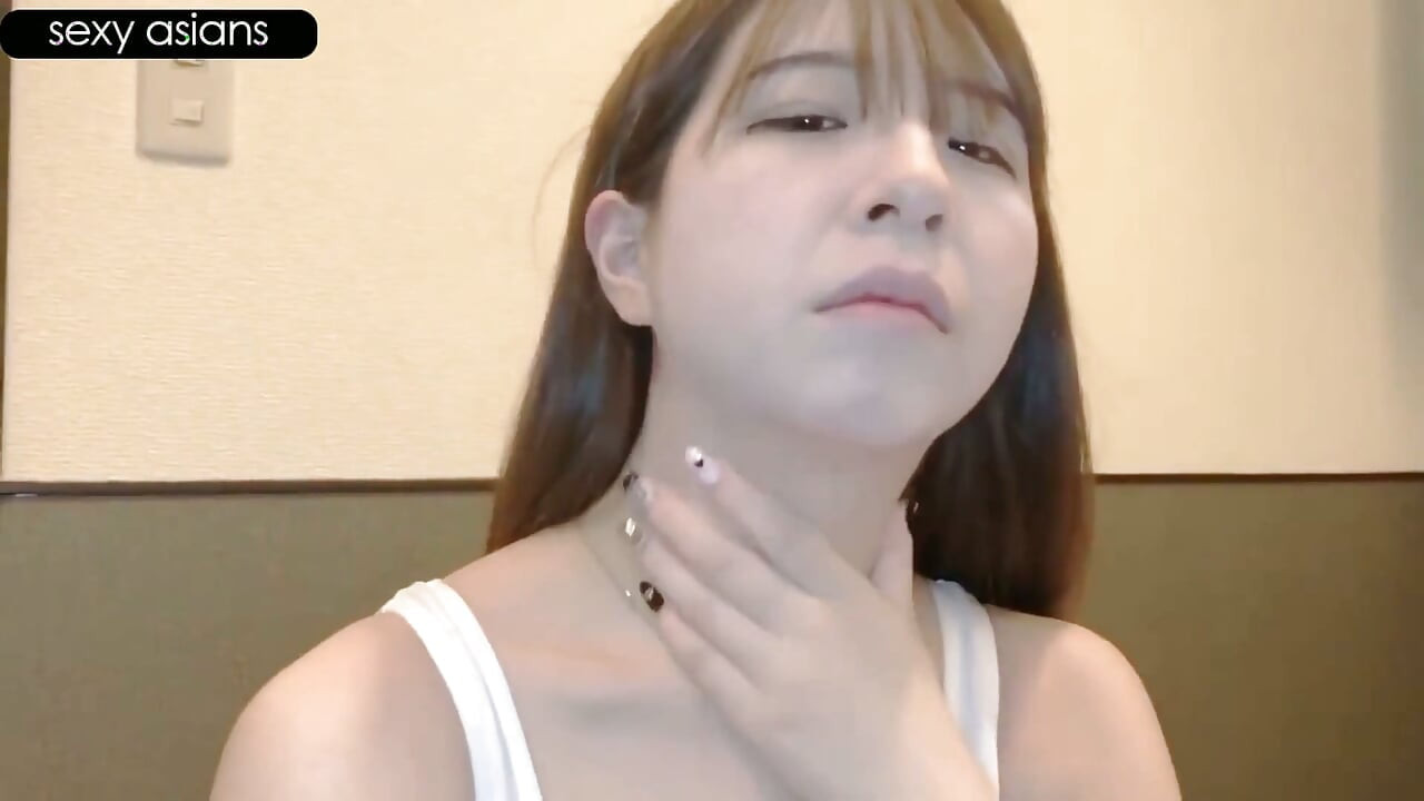 2라운드로 돌아온 아름다운 보이스 뷰티. 임신 질싸 장면을 위한 흰색 수영복과 양말.