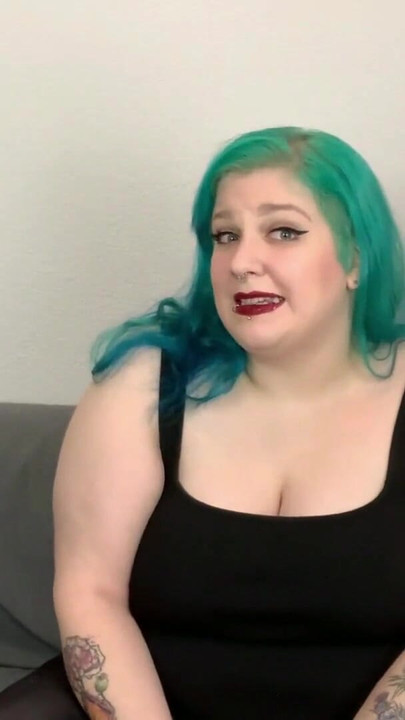 Atemberaubender moment von "Abby Seltsame antworten auf sexy fragen (deutsch)"
