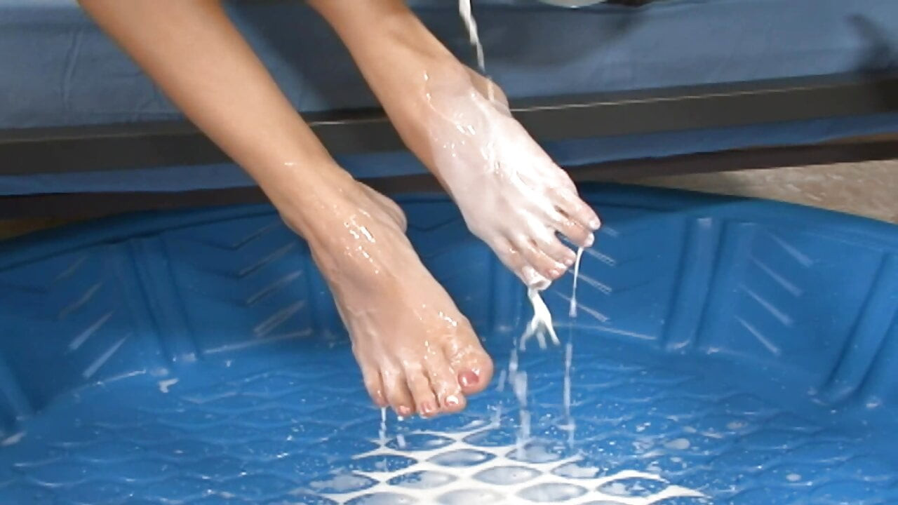 he want cum on her feet after hard sex