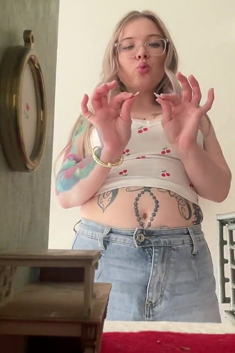 Giantess Crunch Tinies Scream & Swallowed Whole Digesting Into My Navel