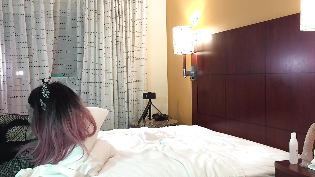 Gotik kadın kılıklı jade madison sikişiyor - derleme 7
