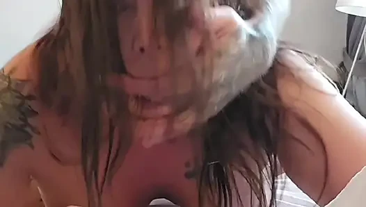 İsveçli orta yaşlı seksi kadın sert sikiş derlemesi