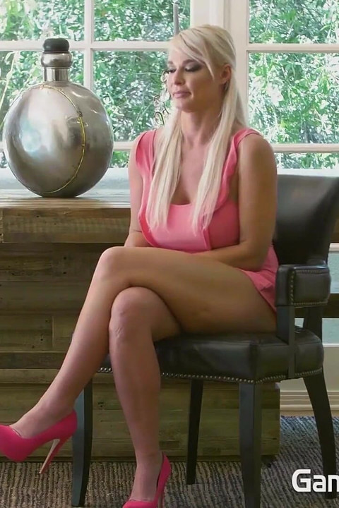 London River talks about her dirty sex life and flashes big tits