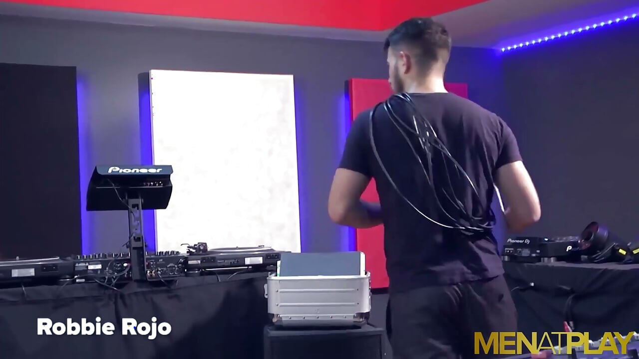 MENATPLAY - Latino Robbie Rojo anal fucked by Antonio Miracle