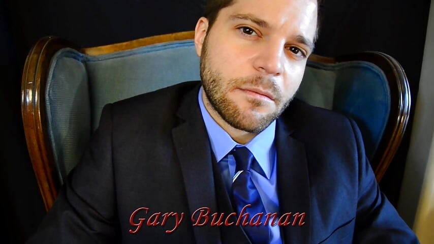 GentlemensCloset: Dom Gary Buchanan zahtijeva obožavanje stopala od Fernanda Revea