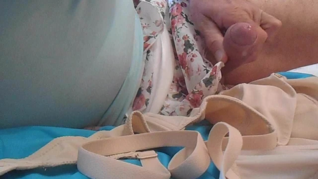 handjob last day ( + slow motion )