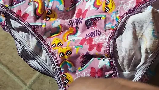 Bratz külot jojo siwa külota boşalıyor