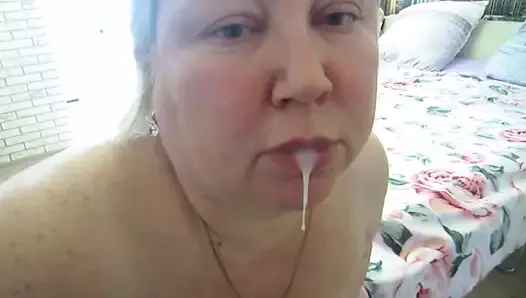 11 - sperma w ustach grubej suki