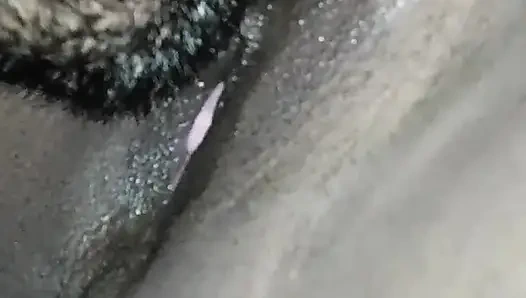 Лижет киску горячей деревенской бхабхи ее шурин