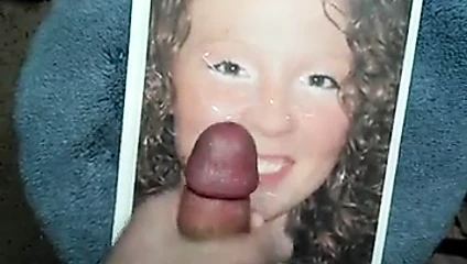 Cum haraç üzerinde bir kırmızı başlı fb perisi