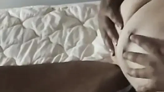 Большие сиськи мадам Оум Ахмед