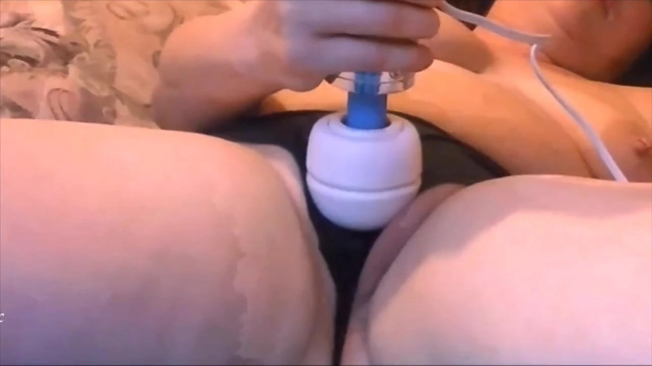 我的黑色内裤达到高潮