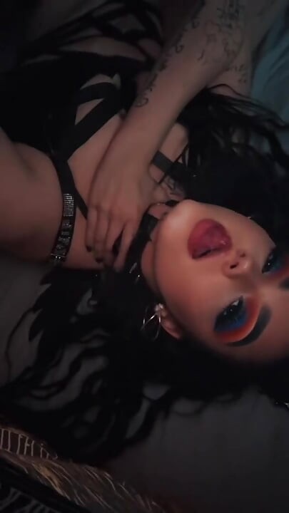 SuccuBxtchLola video