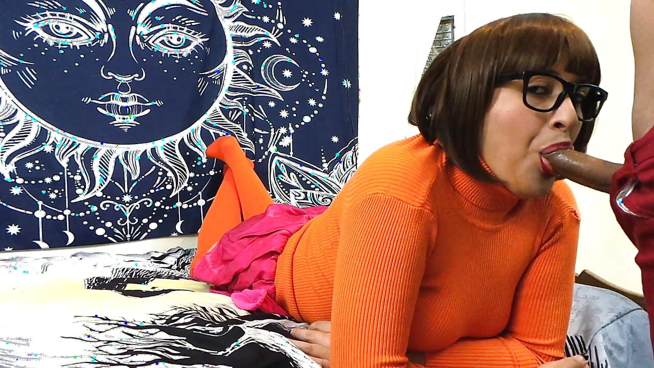 Velma chupa um estranho