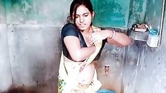 😘? Bengalski Bhabhi W łazience, pełne wirusowe mms (zdradzająca żona w amatorskich domowych vide, prawdziwy tamil 18-letni indian bez cenzury)
