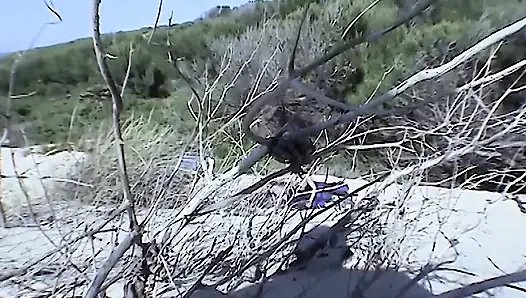 Teenie Sabrina Zeigt Sich Freizügig Am Fkk Strand