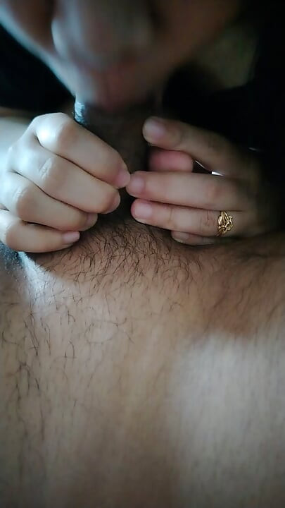 मलेशियाई सौतेली मम्मी भारतीय लंड चूसती है