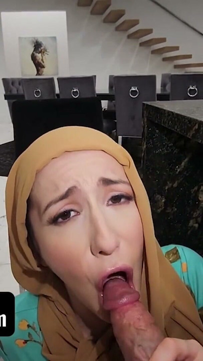 Mejores amigos se cogen por primera vez - hookup con hijab | Clip 2