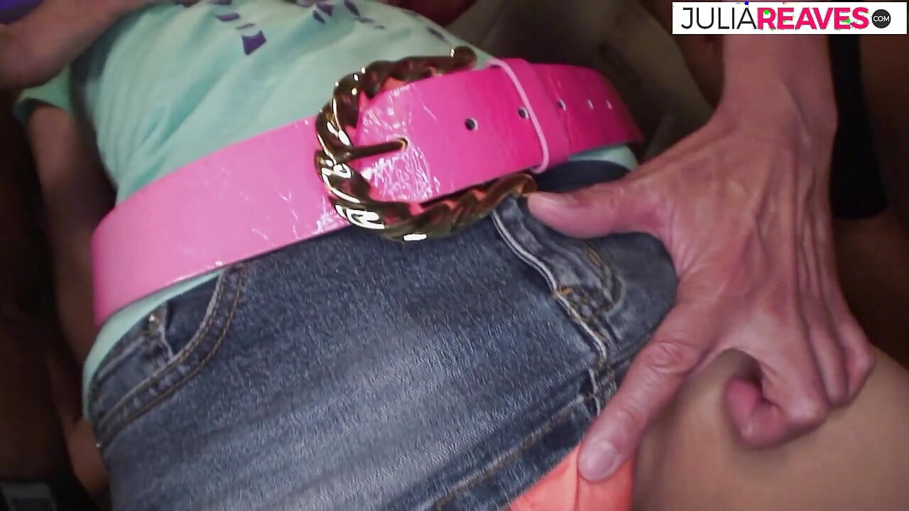 Babe liker å suge store kuker og får et hardt knull senere