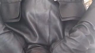 Crossdresser Cumshots Stiefel Lederhandschuhe ohne Hände