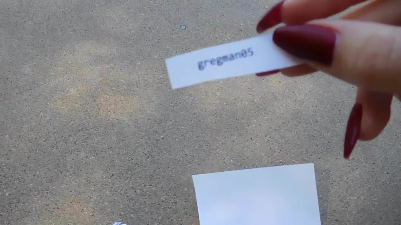 Az autogramozott teniszlabda győztese